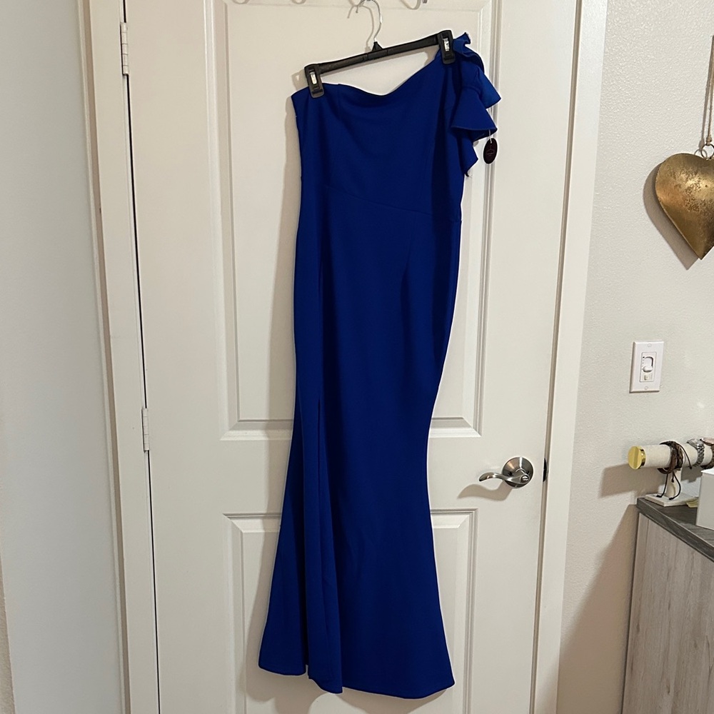 Elegant Blue One-Shoulder Gown